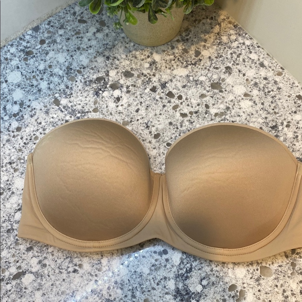 ThirdLove 24/7 Classic nude tan strapless bra size 34D Missing straps